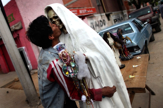 Обряд, посвященный Святой Смерти в Мексике, прошедший 1 января.