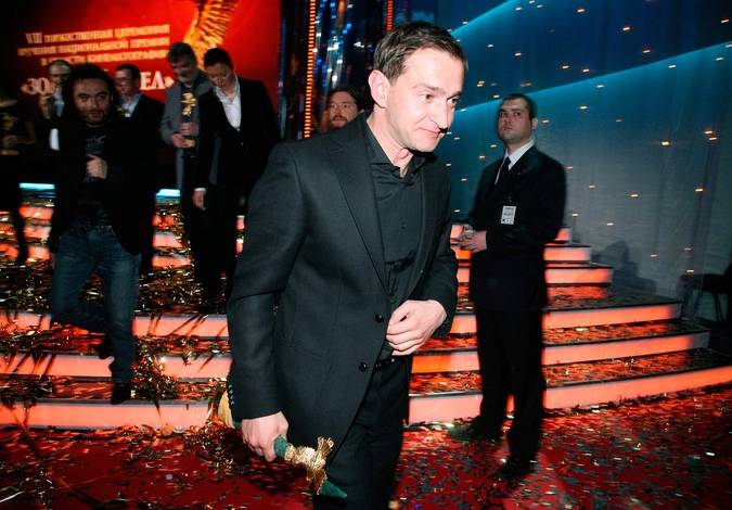 Актер Константин Хабенский (на первом плане), удостоенный Национальной Премии «Золотой орел».