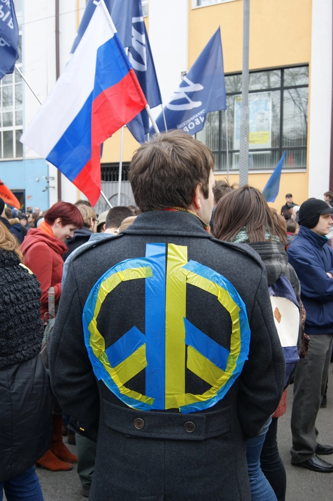 Участник антивоенной акции в Москве