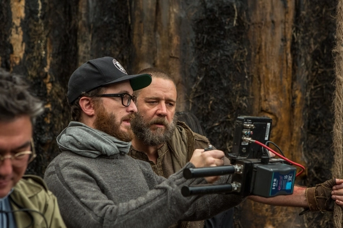 Даррен Аронофски и Рассел Кроу на съёмках фильма «Ной»