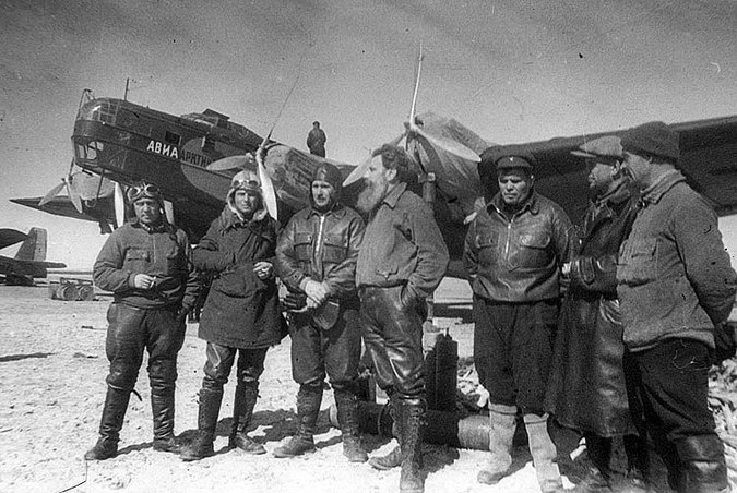 Летчики спасатели "Челюскина", были удостоены звания «Герой Советского Союза»