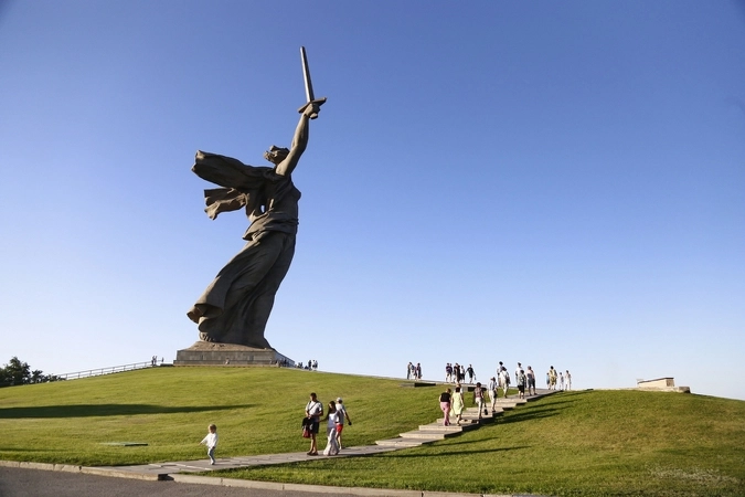 Уникальное историческое сооружение мира, памятник истории Великой Отечественной войны Мамаев курган.
