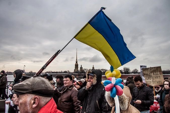 Шарики и флаги Украины, что ещё нужно для хорошего марша памяти убитого российского политика?