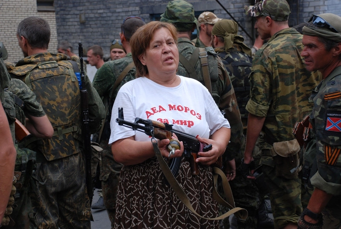 Донецк, лето 2014. Дед мороз против войны.