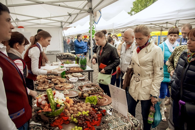 Кулинарный фестиваль "Национальная кухня – ключ к дружбе народов" в Санкт-Петербурге