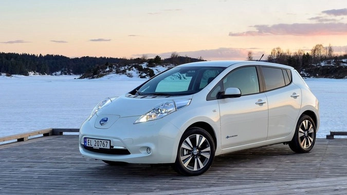 Nissan Leaf. По данным на декабрь прошлого года, в мире было продано свыше 200 тысяч электрокаров данной модели. Стоимость Leaf в США составляет 35 тысяч долларов