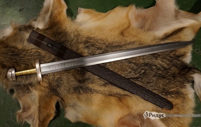 Рейнские мечи с клеймом ULFBERHT, славившиеся высоким качеством, широко распространились по всей Европе и за ее пределами..