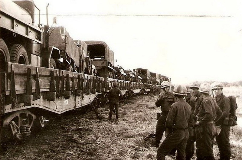 Переброска аргентинских войск, 1978 год. veteranosdelgolfopersico.blogspot.com Переброска аргентинских войск, 1978 год. veteranosdelgolfopersico.blogspot.com