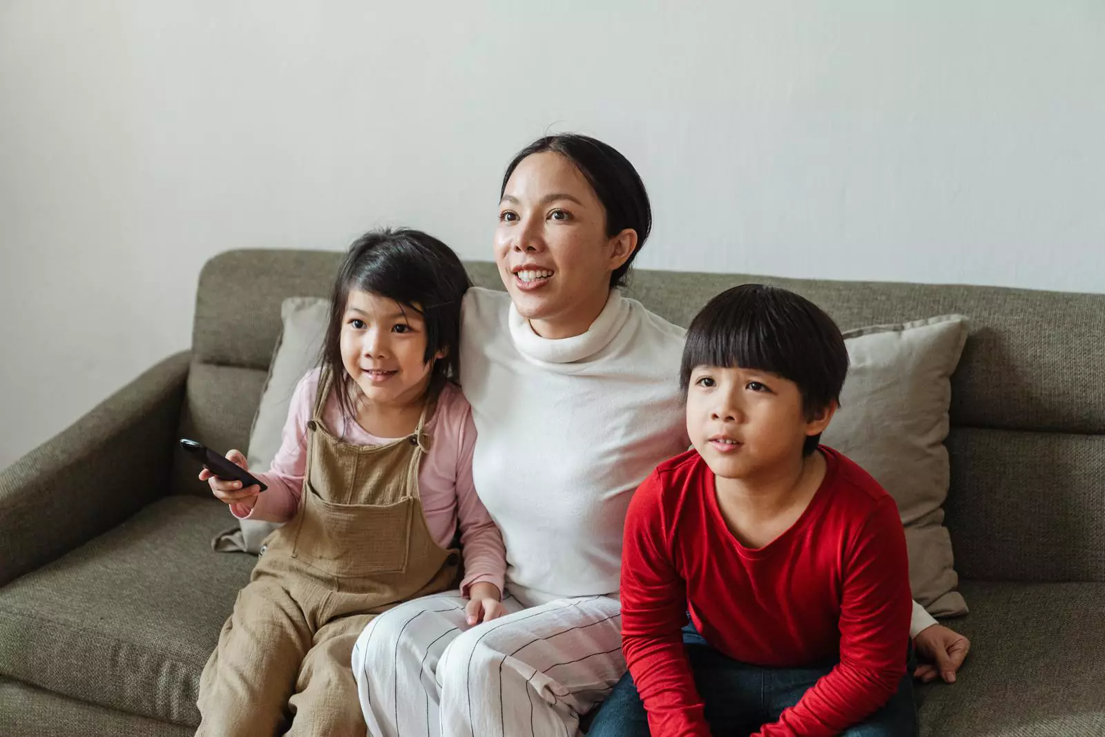 Дошкольники, которые часто разговаривали с мамами и папами во время просмотра телевизора, были наиболее любознательными в детском саду.