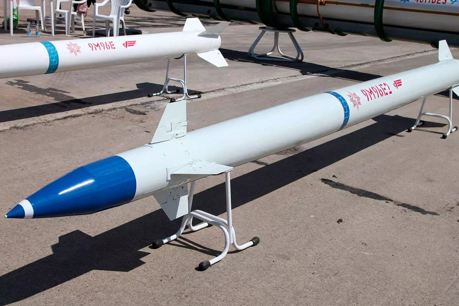 Сверхманевренный ЗУР-перехватчик большой дальности 9М96Е/ДМ Сверхманевренный ЗУР-перехватчик большой дальности 9М96Е/ДМ