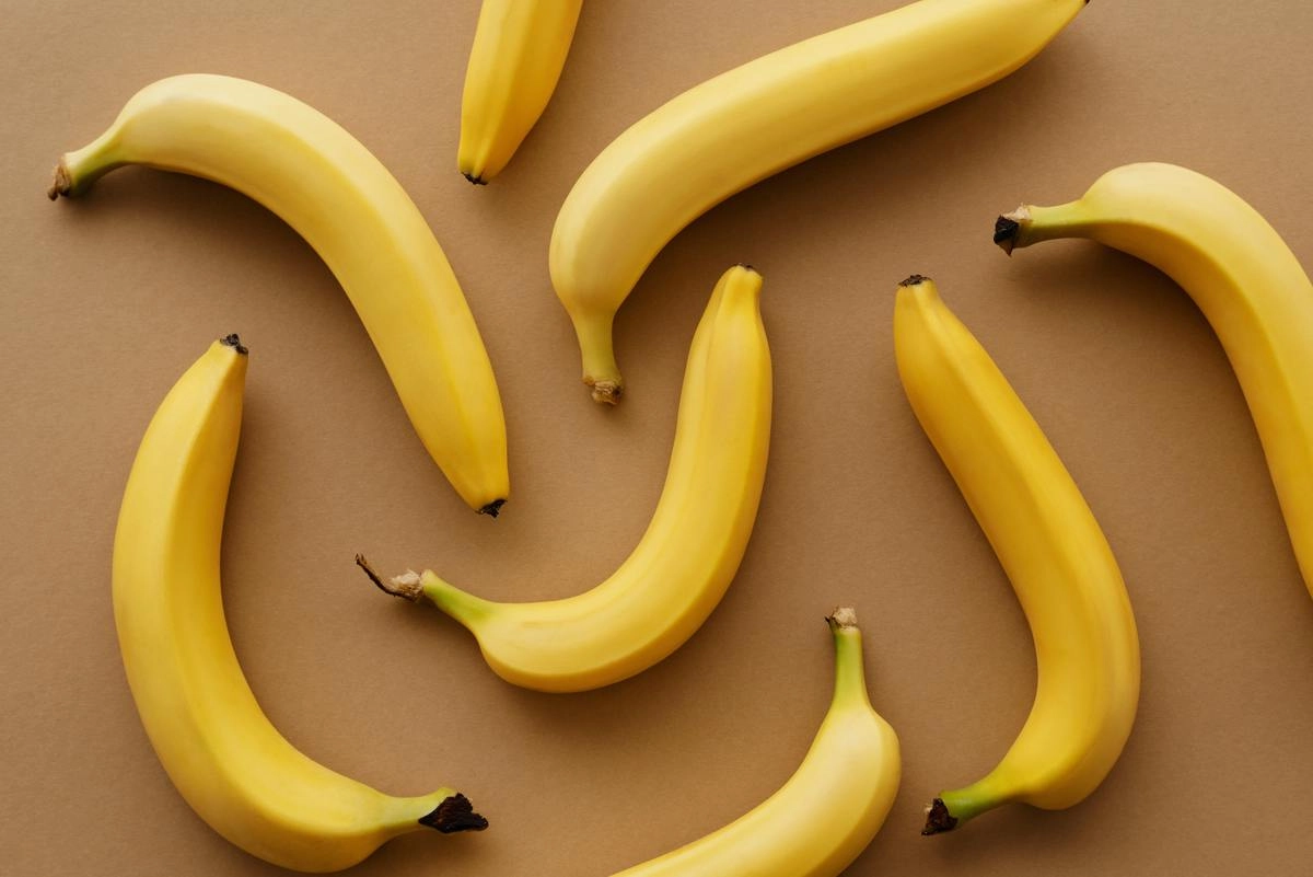 Бананы содержат калий, который важен для производства энергии