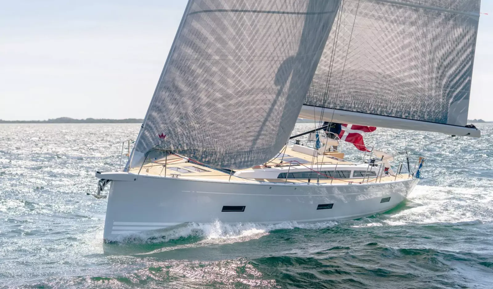 Если электричество кончится, катастрофы не произойдёт, потому что яхта сможет развернуть парус. Если электричество кончится, катастрофы не произойдёт, потому что яхта сможет развернуть парус.