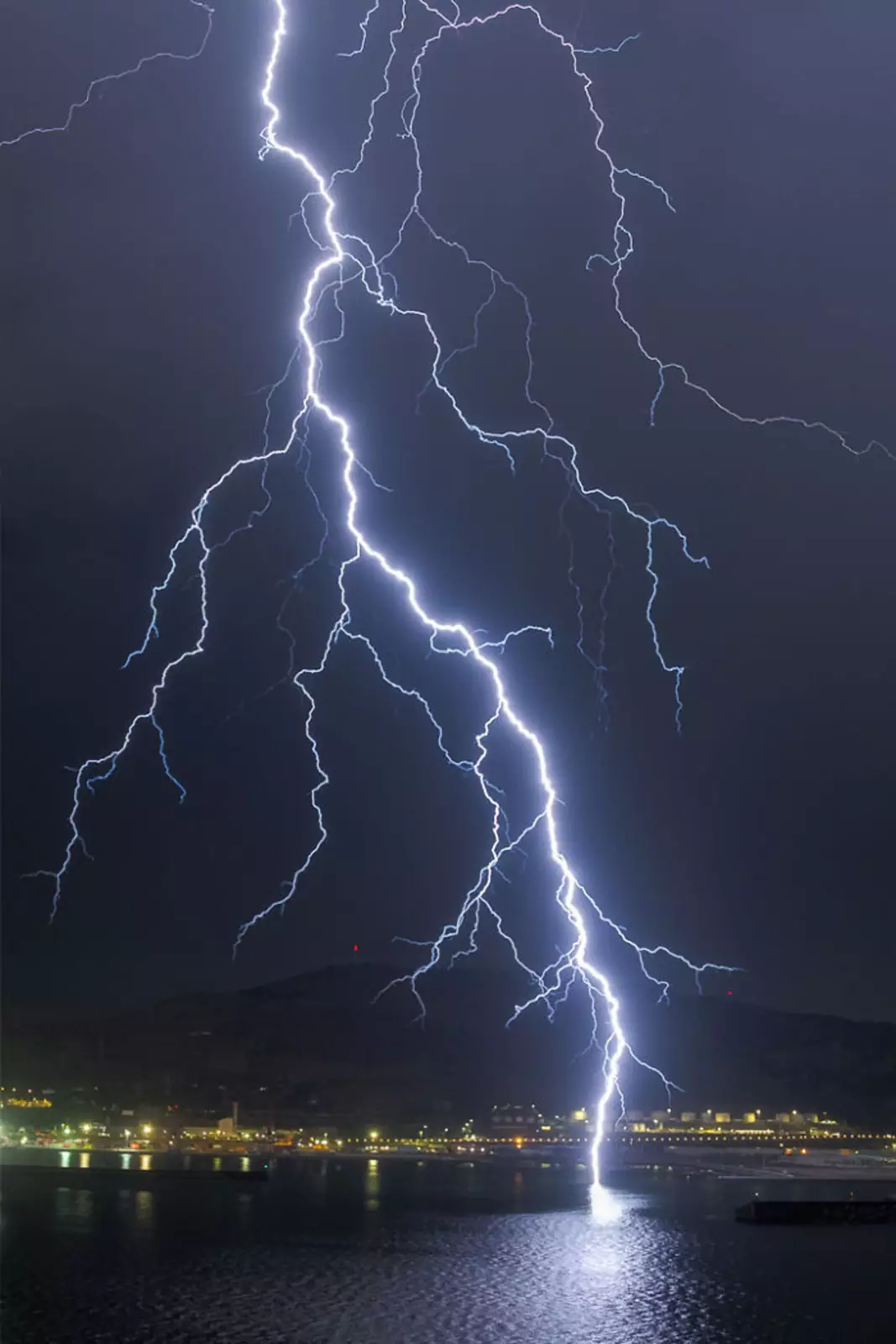 Фото из Бильбао, Испания. Фото из Бильбао, Испания.