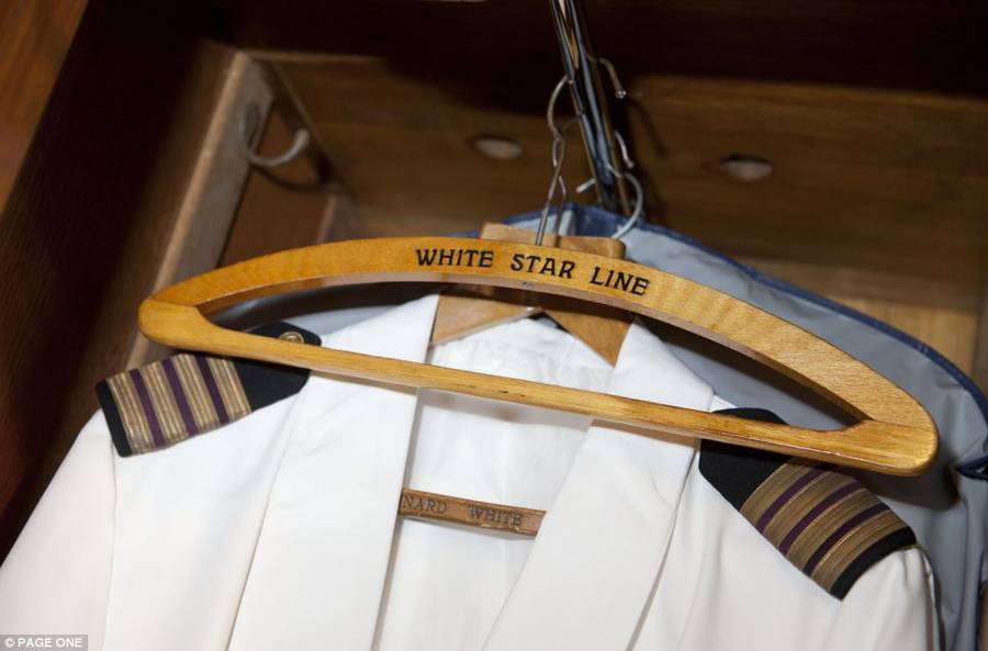 Вешалка для одежды из первого класса компании White Star Line. Фото с сайта http://uk.enewsleak.com/titanic-cabin-is-made-by-man-in-his-garden-shed/