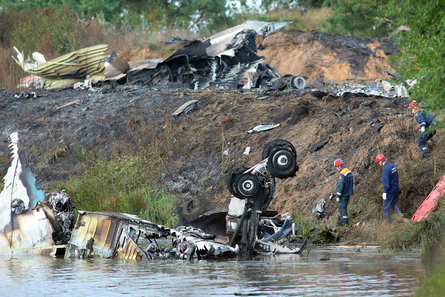 Обломки пассажирского Як-42, упавшего в двух километрах от Ярославля в сентябре 2011 года. © Владимир Смирнов/ИТАР-ТАСС