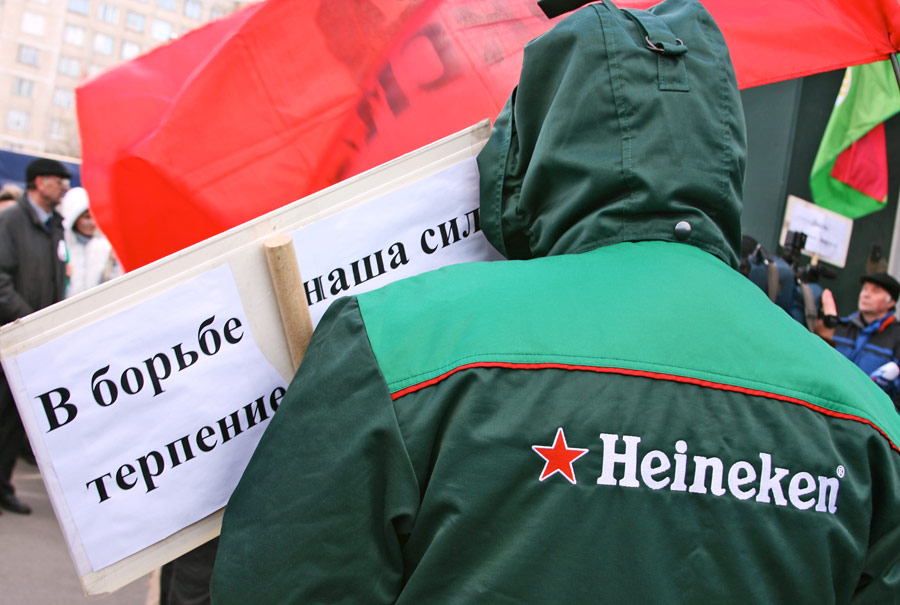 Рабочие завода Heineken бастуют не первый раз. © Дмитрий Пряхин/ИТАР-ТАСС