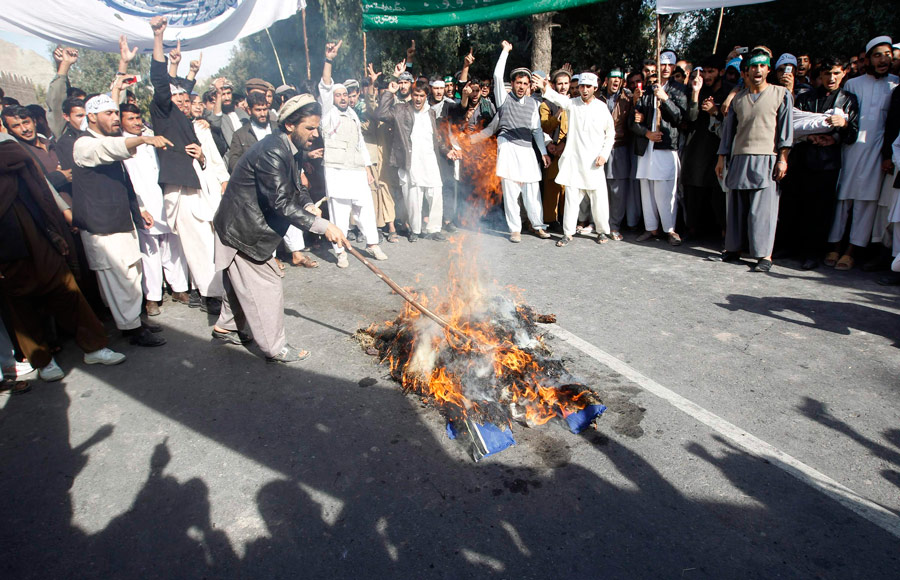 Массовые протесты афганских жителей против американских военнослужащих. © Parwiz/Reuters