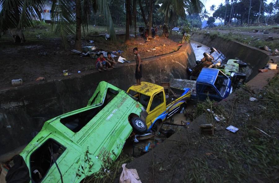 Филиппины приходят в себя после тропического шторма Ваши. © Stringer/Reuters