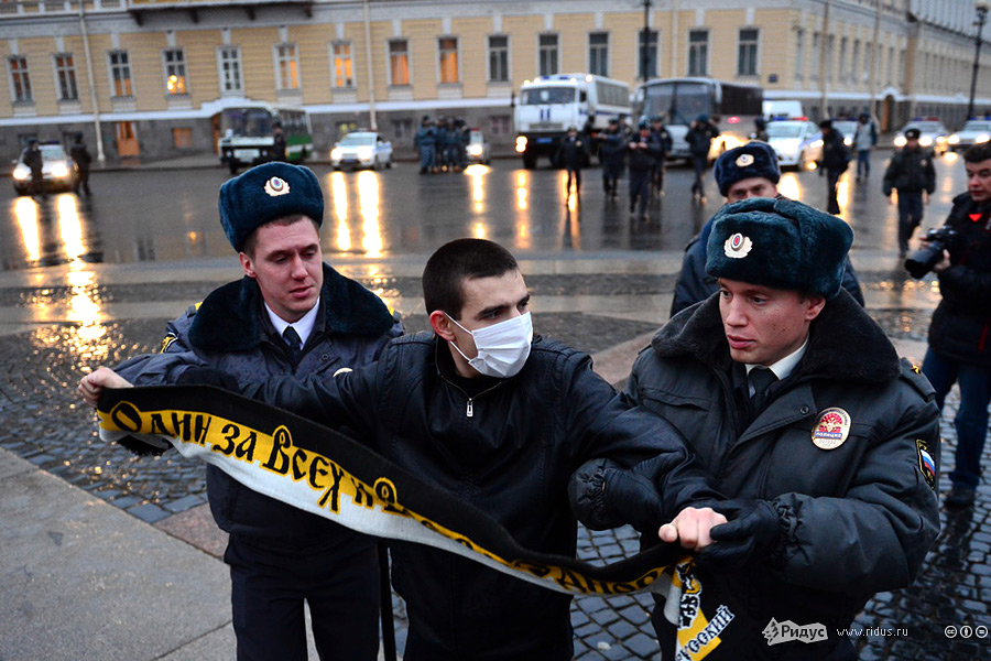 Русский Марш 2012 около 600 задержанных по России