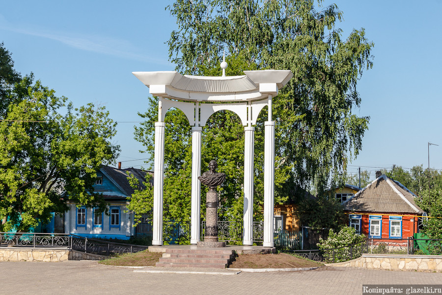 Памятник Марине Цветаевой.
