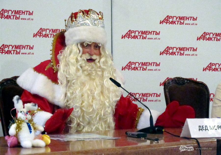 Дед Мороз на пресс-конференции. © Мариам Багдасарян/Ridus.ru