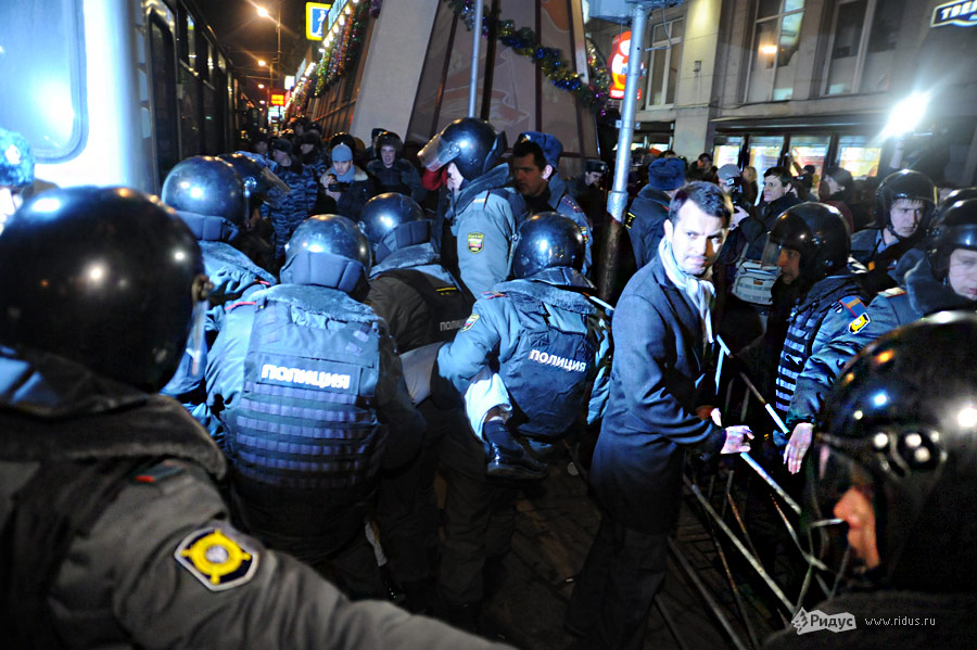 Задержание оппозиционеров на Триумфальной площади в Москве 6 декабря 2011 года © Василий Максимов/Ridus.ru