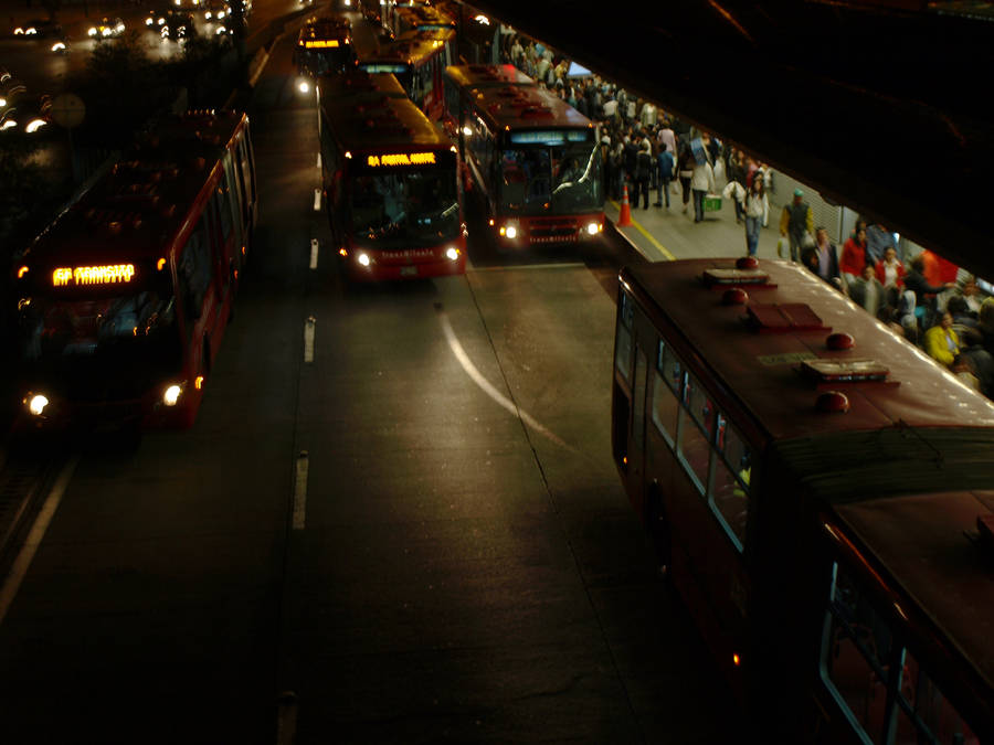 Транспортная система TransMilenio в Боготе, Колумбия. Фото с сайта plataformaurbana.cl