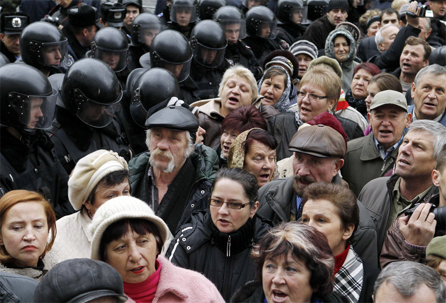 Митинг у здания Верховной Рады Украины. © Глеб Гаранич/Reuters