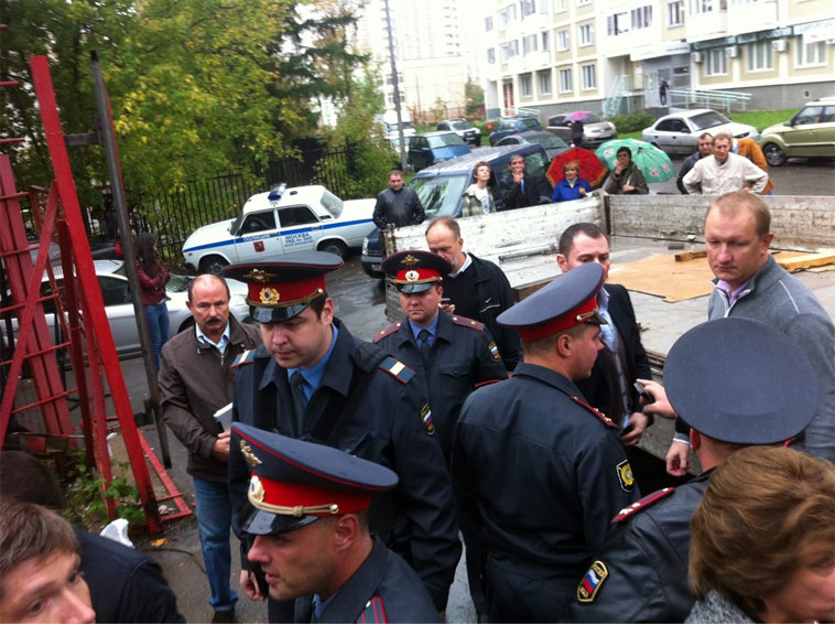 Сотрудники полиции на объекте. © Сергей Полонский