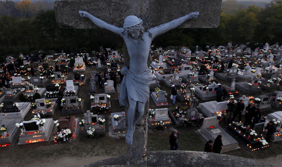 Кладбище города Могьород в Венгрии. © LASZLO BALOGH/Reuters