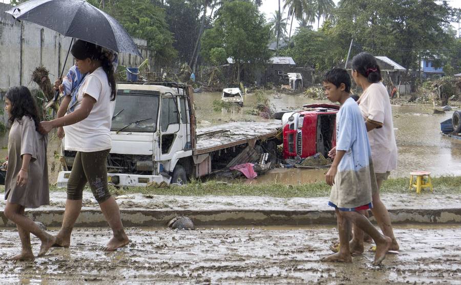 Филиппины приходят в себя после тропического шторма Ваши. © Stringer/Reuters