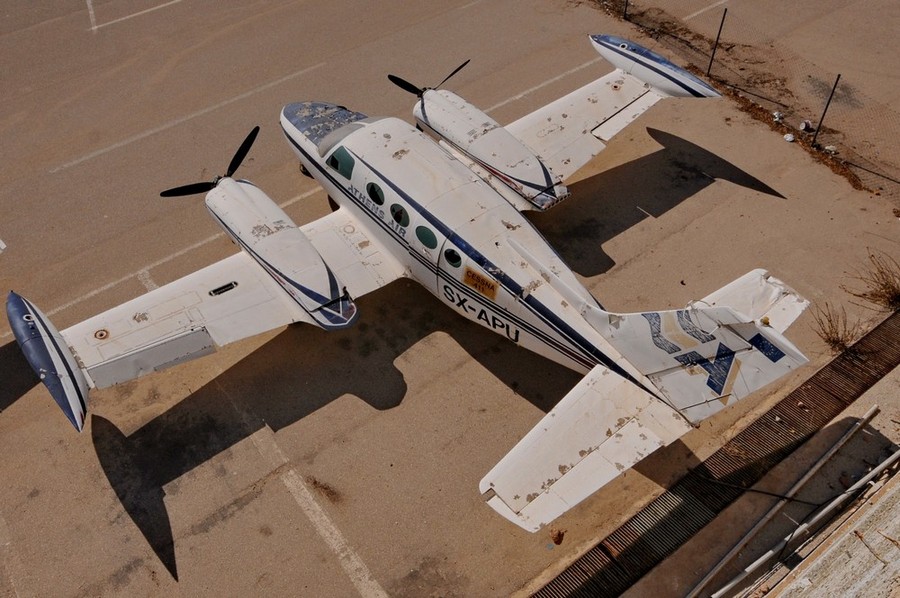 Цессна-340 авиакомпании Athens Air в заброшенном аэропорту Афин Эллиникон