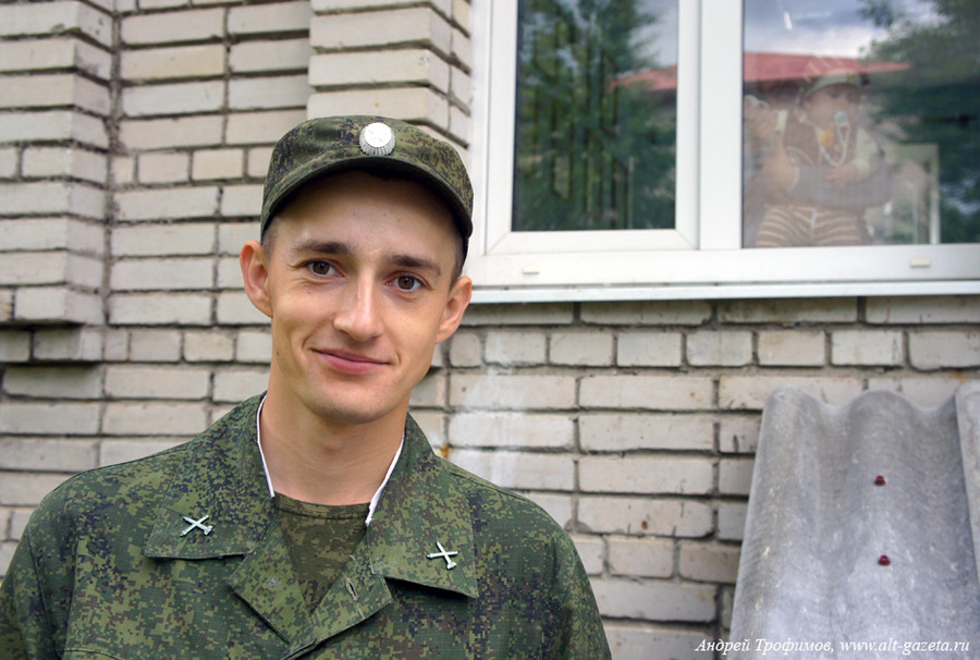 На фото Дмитрий Трофимов, гвардии рядовым войск ПВО 3-го дивизиона воинской части №61996, расположенной в Электростали