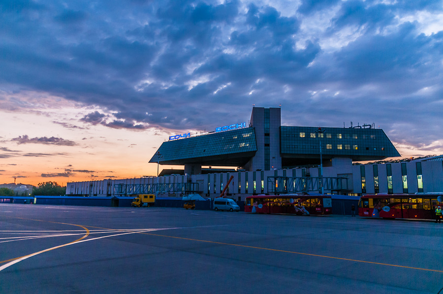 Международный аэропорт Сочи он же URSS, он же AER на закате