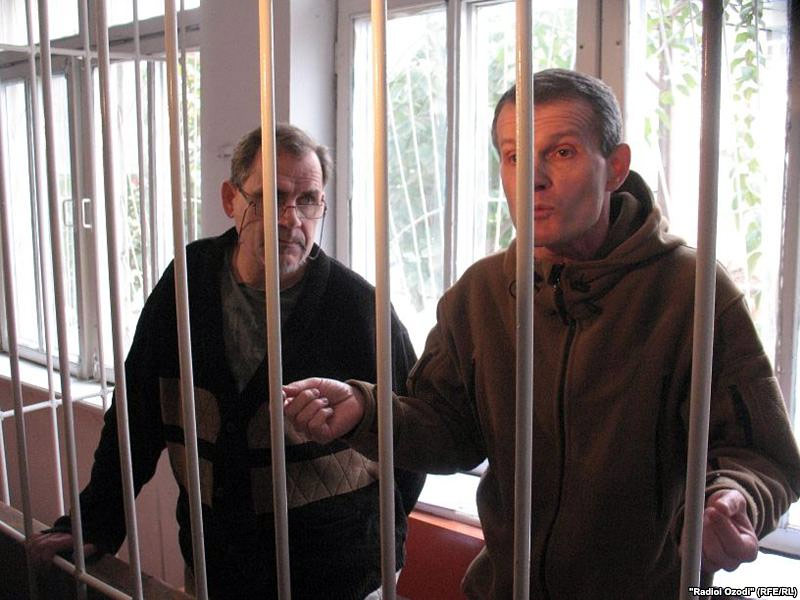 Алексей Руденко и Владимир Садовничий во время вынесения приговора. © Радио «Озоди» (RFE/RL)