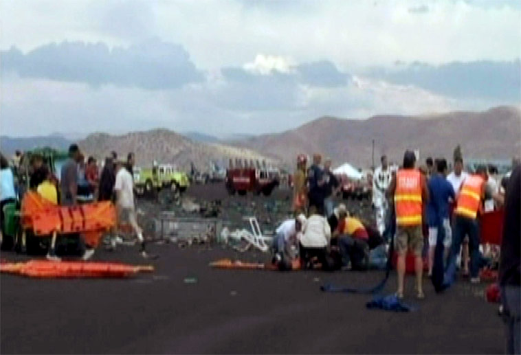 На месте крушения самолета в Неваде. Кадр телеканала KRNV-TV, переданный агентством Reuters
