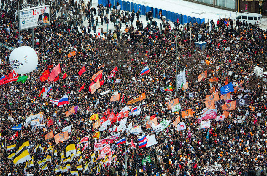 Вид сверху на проспект Сахарова во время митинга «За честные выборы». © Виталий Раскалов/Ridus.ru