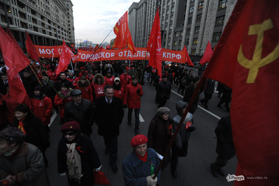 Ежегодное шествие коммунистов в Москве 7 ноября 2011. © Василий Максимов/Ridus.ru