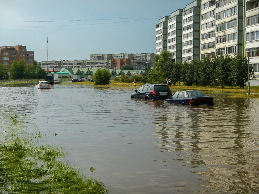 Уровень воды в обнинске сегодня. Обнинск потоп. Наводнение в Обнинске. Обнинск затопило. Потоп в Обнинске сегодня.