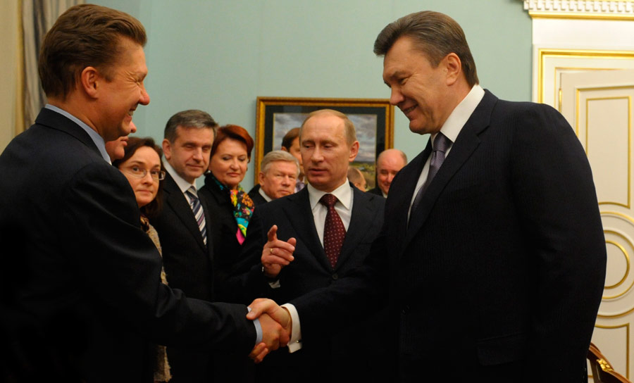 Председатель правления «Газпрома» Алексей Миллер и президент Украины Виктор Янукович (слева направо). © Красильников Станислав/ИТАР-ТАСС