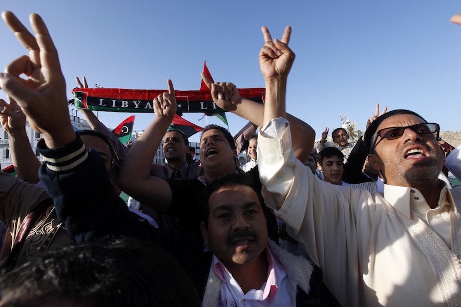 Ливийцы на демонстрации. © Ismail Zitouny/Reuters