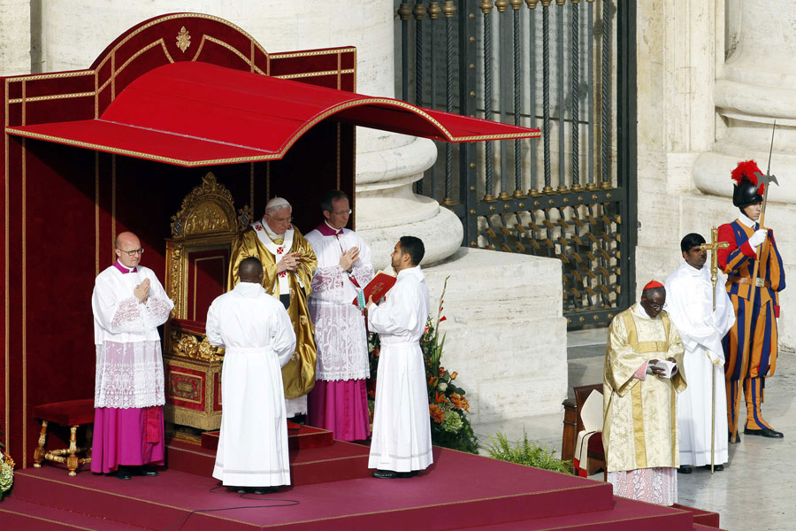 Папа Римский проводит торжественную службу в Ватикане. © GIAMPIERO SPOSITO/Reuters