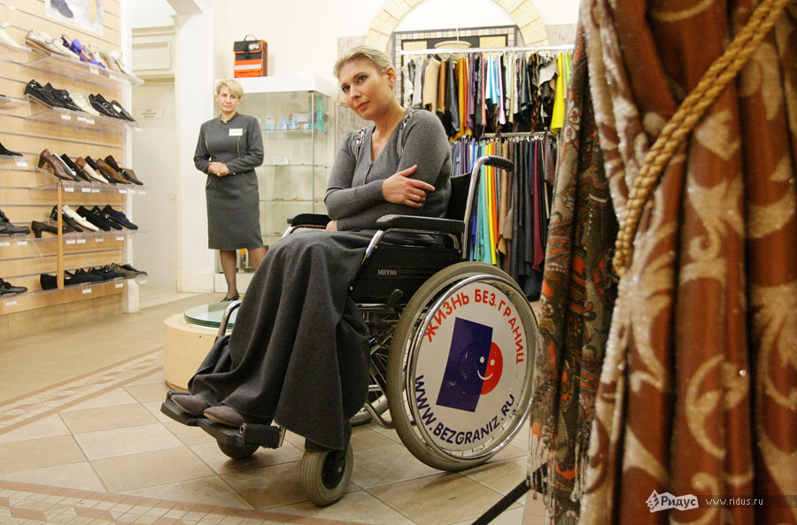 Показ новой коллекции одежды и обуви для работающих инвалидов от «Ортомоды» © Антон Тушин/Ridus.ru
