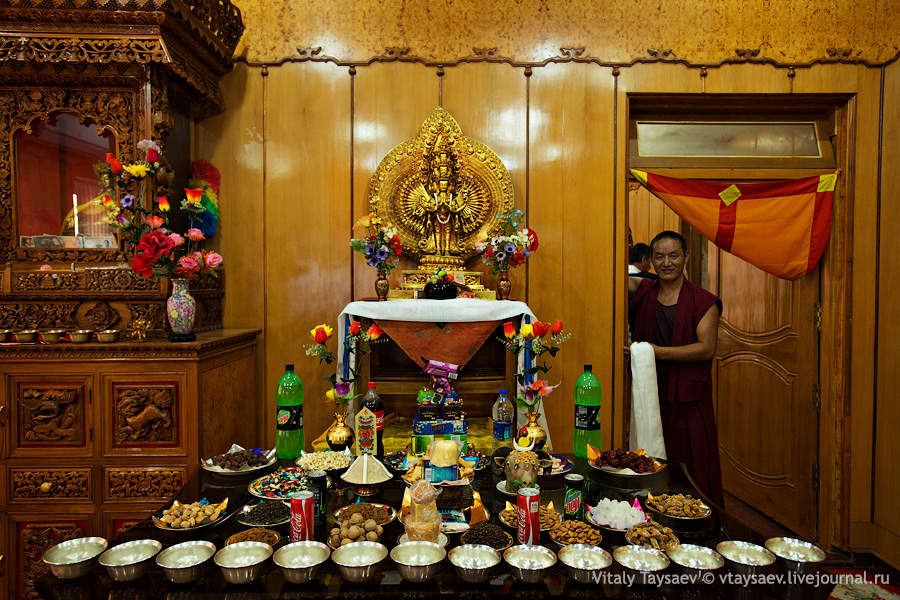 Inside Dalai Lama XIII room