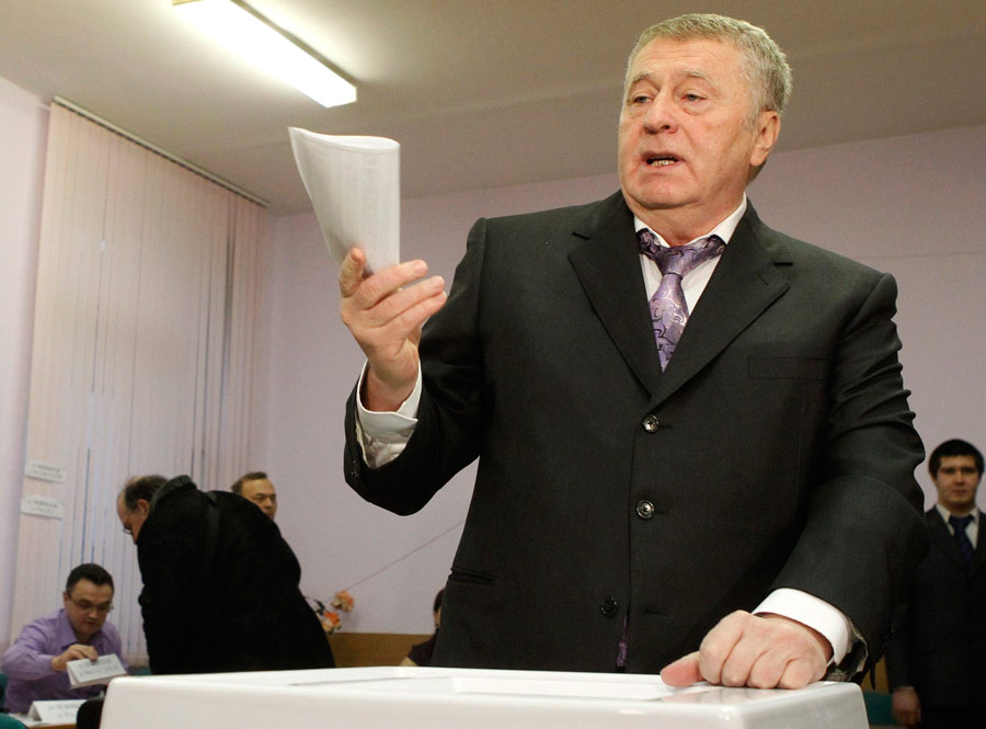 Владимир Жириновский на избирательном участке. © Anton Golubev/Reuters