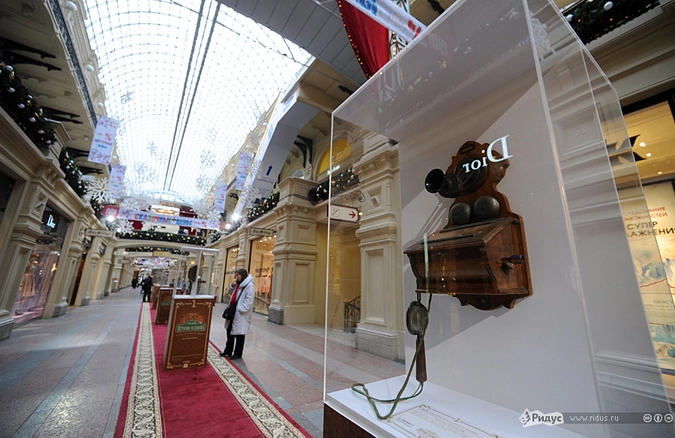 Выставка раритетных телефонов в ГУМе. Фоторепортаж