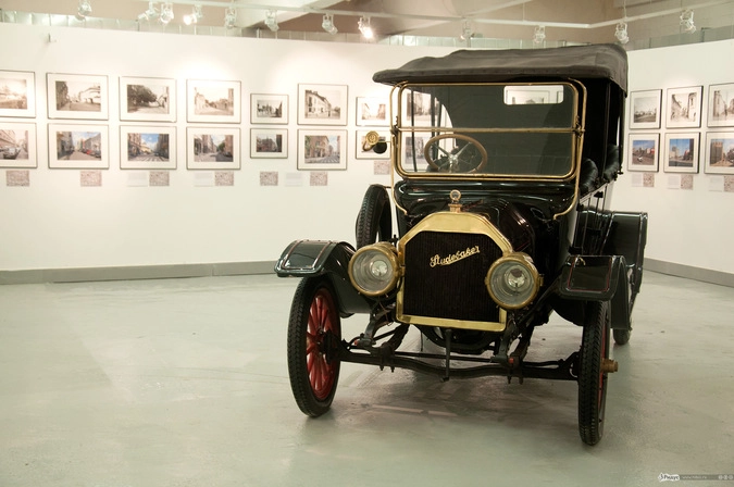 Автомобиль фирмы «Studebaker». Говорят, ещё на ходу.