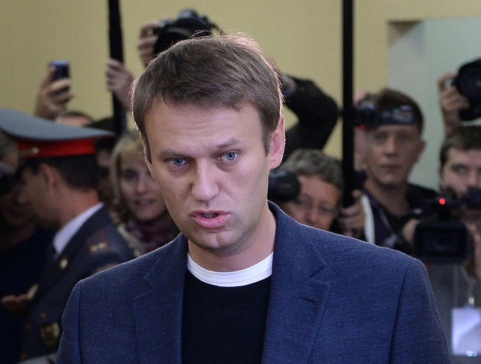 Навальный предательство. Навальный предатель Родины. Навальный изменник Родины.