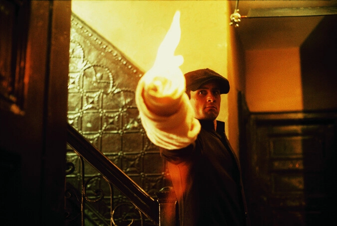 Роберт де Ниро в роли Вито Корлеоне убивает Фануччи