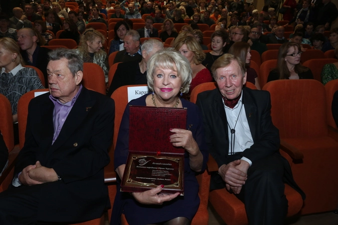 Актеры Николай Караченцев, Людмила Поргина, Юрий Чернов 